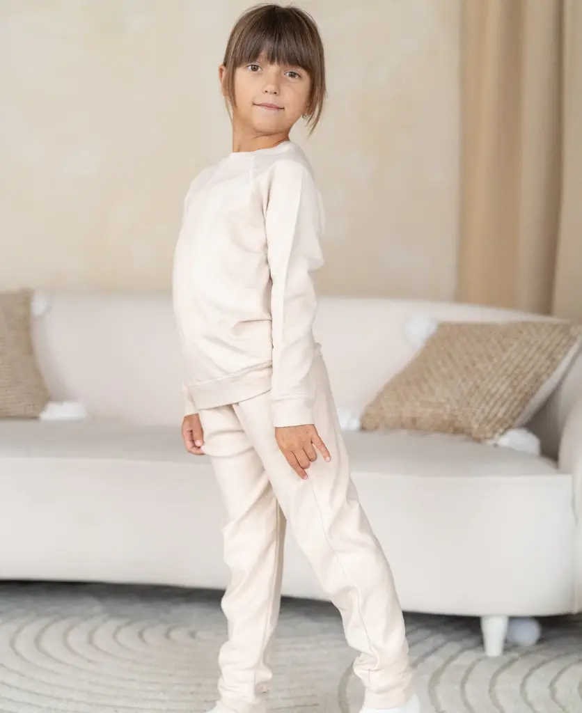 Fleece_sweatshirt_moonbeam_98112270-5bbd-4eb9-8204-9b6387c3dfc2.webp