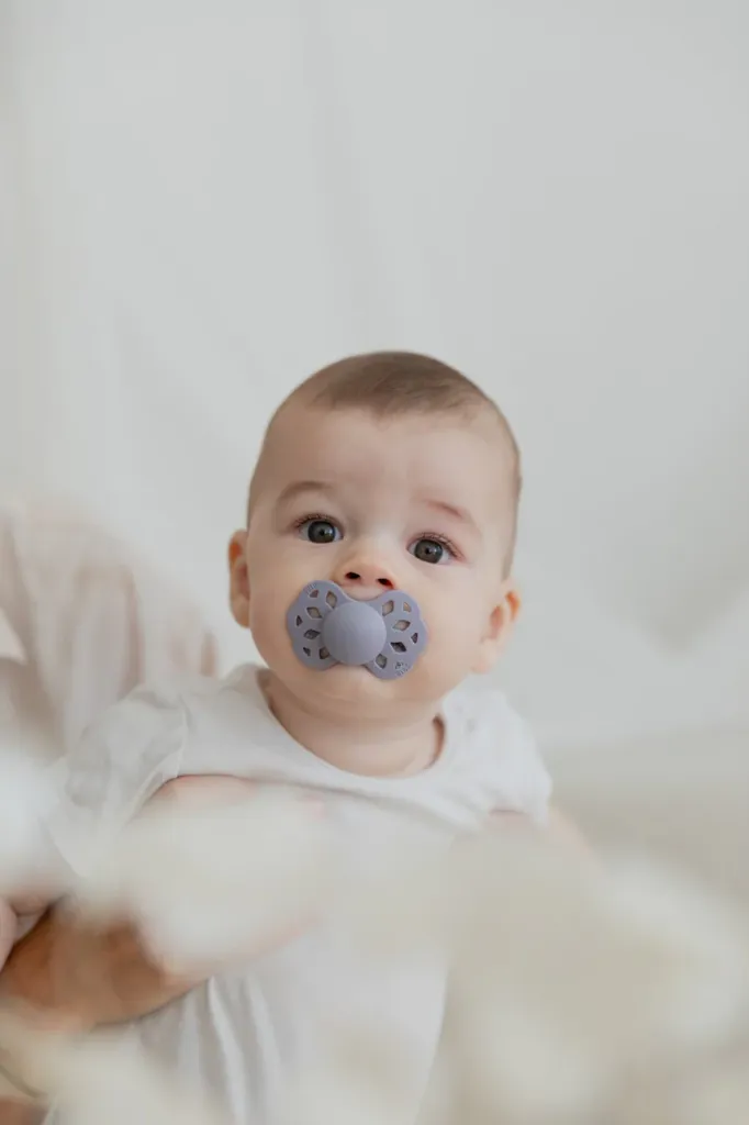 bibs-infinity-pacifier-silicone-2-pk-anatomical-ivoryblush-min-of-2-pk-multiples-of-2-pk-8060913.webp