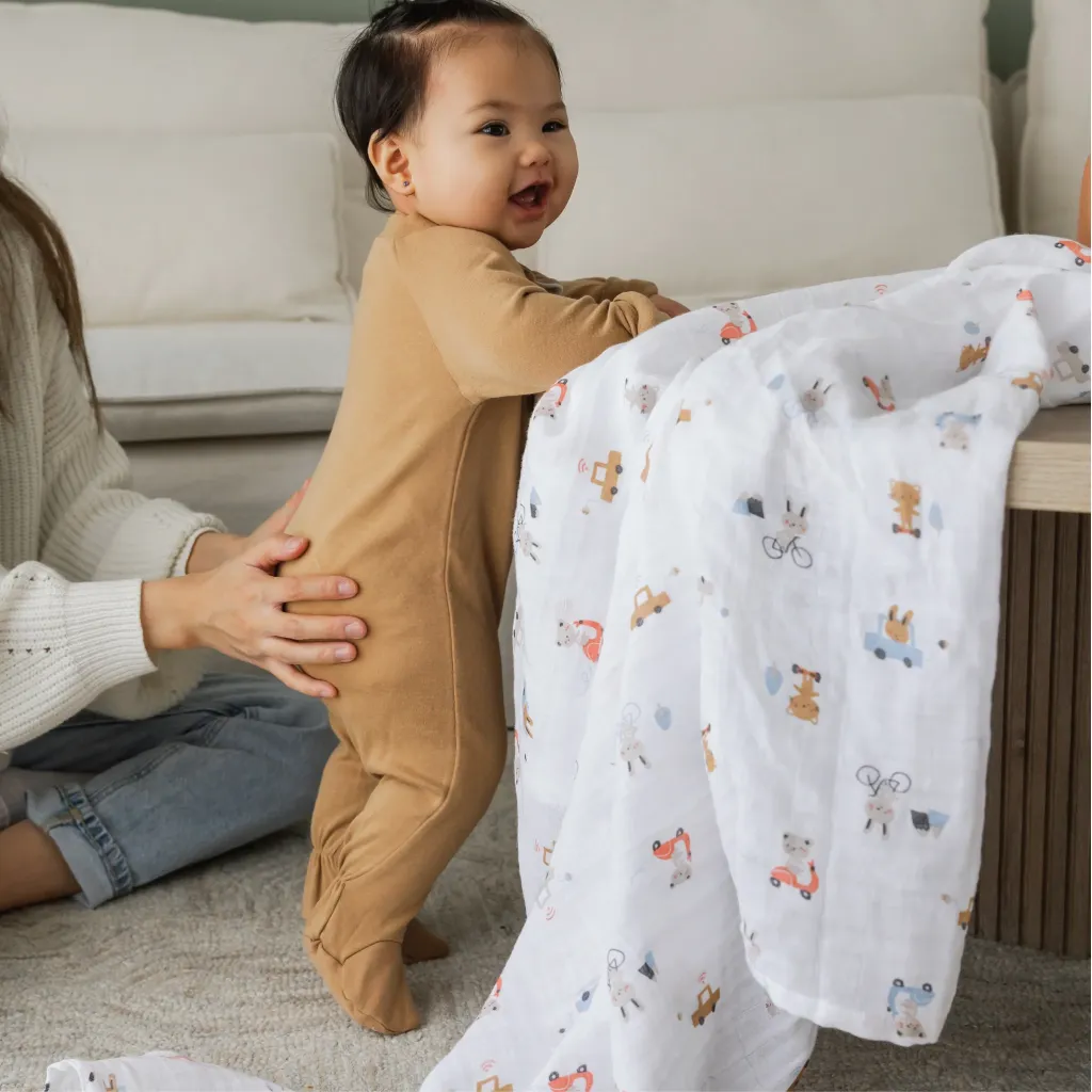 MS35BB-TR-Perlimpinpin-Printed-Muslin-Swaddle-Doudou-Mousseline-Imprime-Transports_Lifestyle1_1024x1024@2x.webp