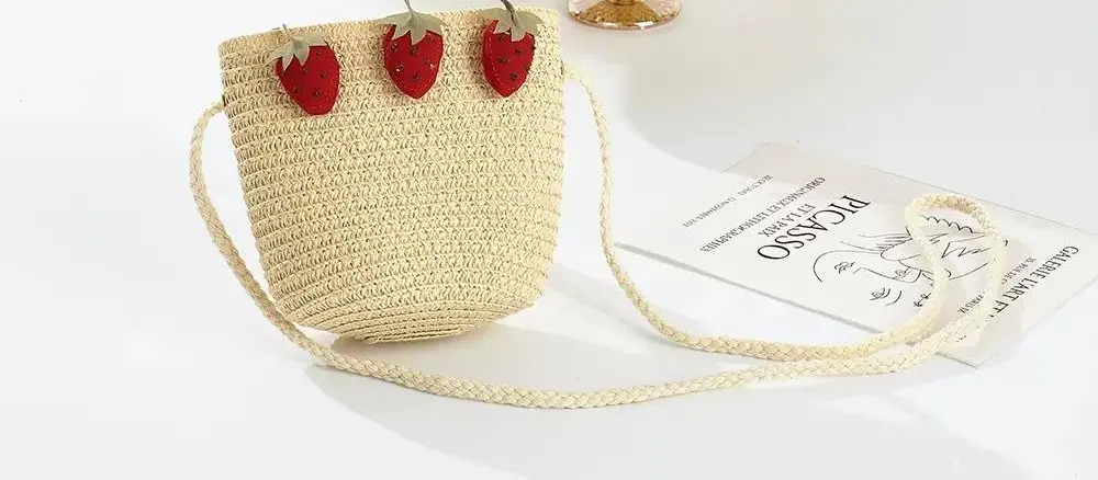 Berry Bags Straw Purse Strawberry 1065  - Beige