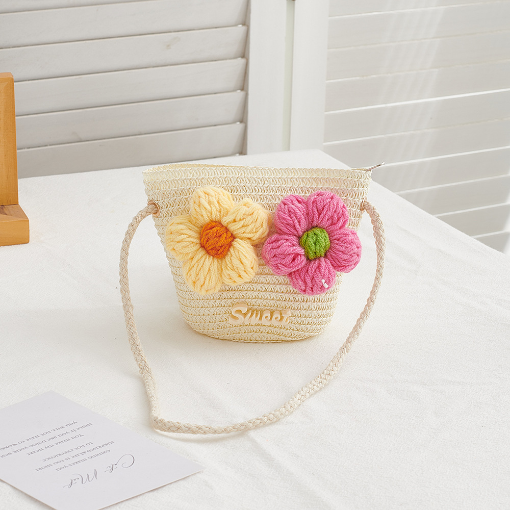 Berry Bags Straw Purse Flower 1064 - White